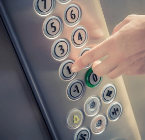 HƯỚNG DẪN ĐI THANG MÁY ĐÚNG CÁCH TỪ KỸ THUẬT VIÊN